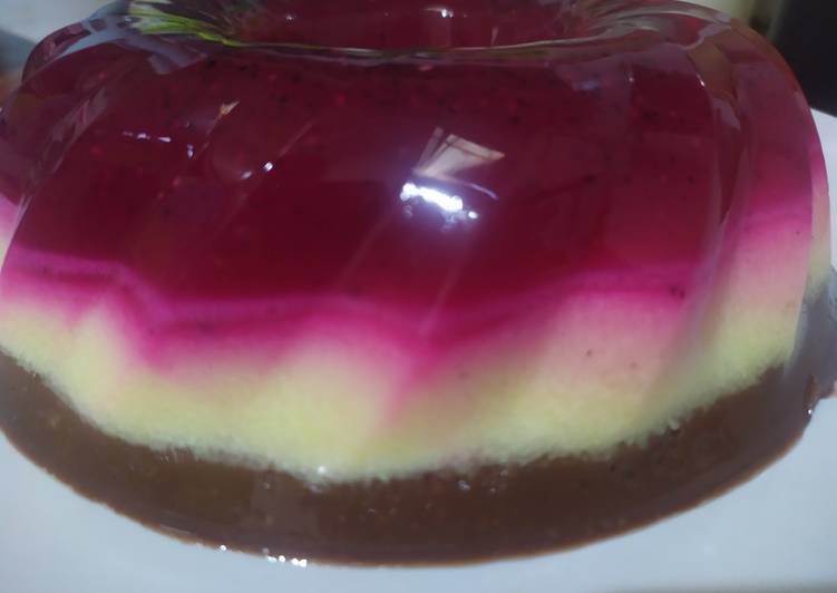 Puding Lapis Buah Naga