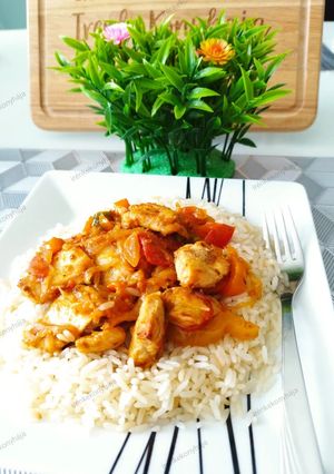 Lecsós, mustáros, fokhagymás csirkemell gluténmentesen recept fotója