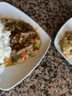 Una foto de Ternera con verduras y quinoa