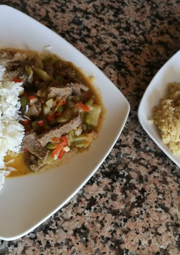 Una foto de Ternera con verduras y quinoa