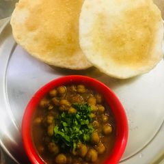 A picture of Chole bhature.