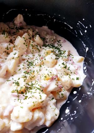 Une photo de Pommes de terre façon carbonara en cocotte 🙂