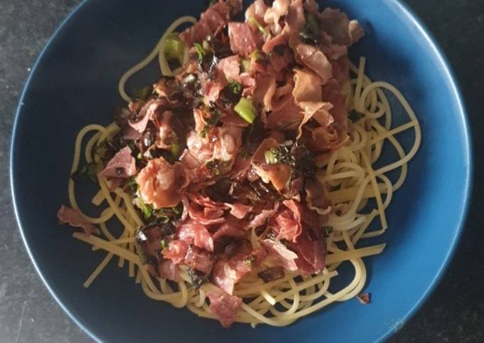 Spaghetti and prosciutto stir fry