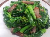 เบบี้บล็อคโครี่ผัดหมูแดดเดียว
