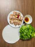 Thịt ngâm mắm cuốn bánh tráng
