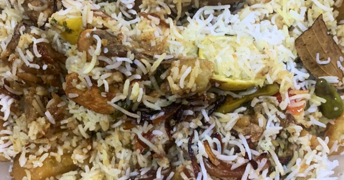 White Chicken Biryani Recipe by Sarosh Zeeshan - Cookpad