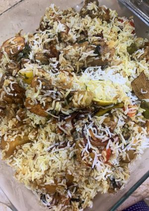 A picture of White Chicken Biryani.