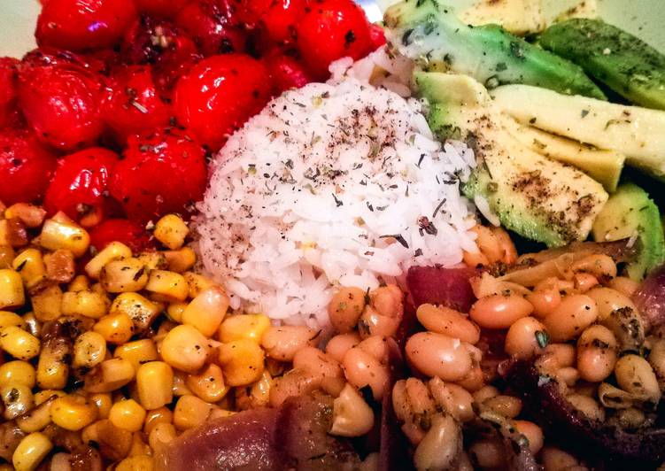 Rice Bowl with Avocado, Corn, White Beans and Cherry Tomatoes (Vegan)