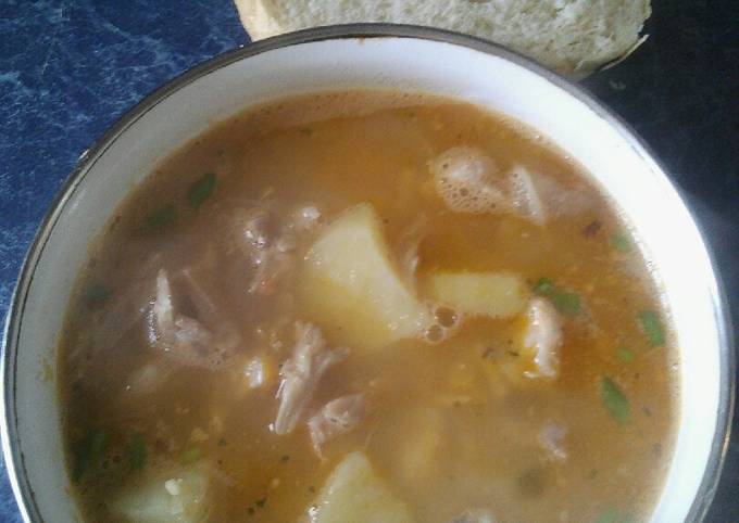 Гороховый суп с копчеными свиными ребрышками