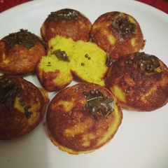 A picture of Besan appe.