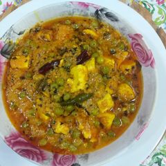 A picture of Methi matar paneer.