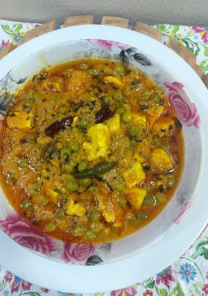 A picture of Methi matar paneer.