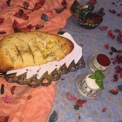 A picture of Cheesy stuffed garlic bread.