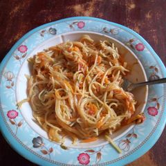A picture of Spaghetti with vegetables.