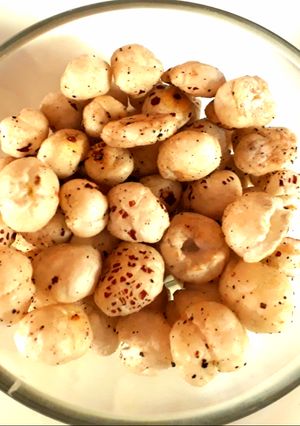 A picture of Roasted Makhana.