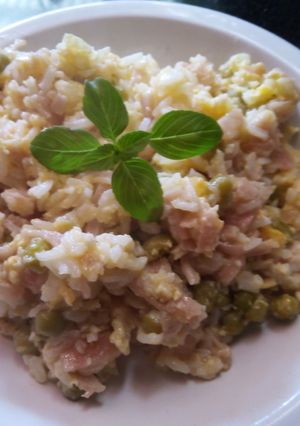 Una foto de Revuelto de arroz🍚🥚