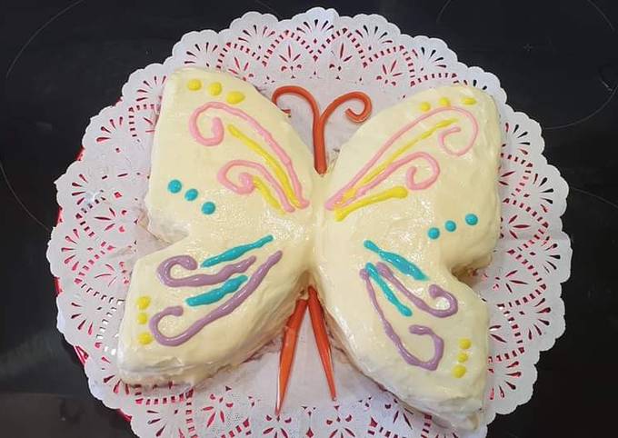 Tarta mariposa con frosting de queso y chocolate blanco Receta de LAM-  Cookpad