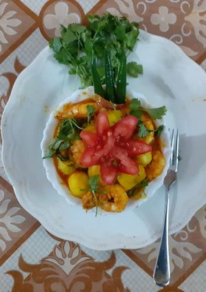 আলু - চিংড়ির তাওয়া মশালা (aloo chingri tawa masala recipe in Bengali) রেসিপির প্রধান ছবি