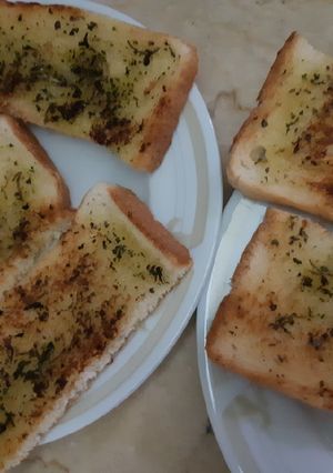 A picture of Garlic bread.
