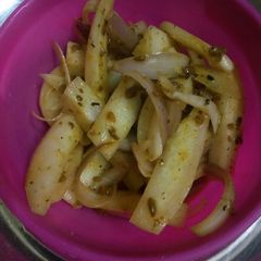 A picture of Instant Radish pickle.