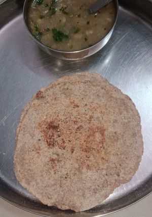 कूटू का पराठा (Kuttu ka paratha recipe in hindi) रेसिपी मुख्य फोटो