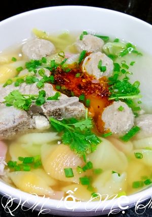 Hình của món Nui rau củ nấu xương bò viên.