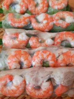 Hình của món Gỏi cuốn tôm thịt.