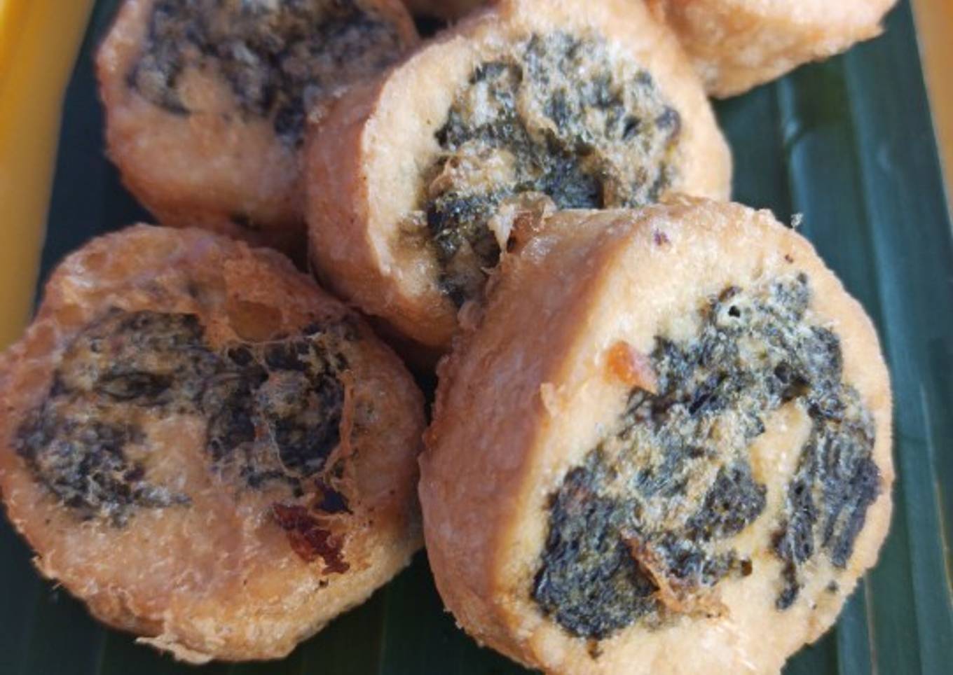 Rolade tahu dan daun singkong
