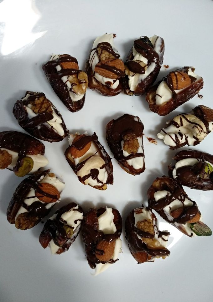 Una foto de Dátiles con mascarpone y frutos secos