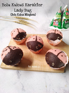 Foto resep Bolu Kukus Karakter Lady Bug (Bolu Kukus Mingkem / Apam dot dot)