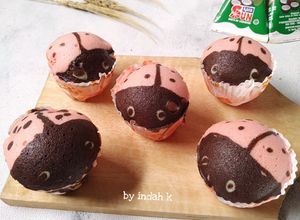 Foto resep Bolu Kukus Karakter Lady Bug (Bolu Kukus Mingkem / Apam dot dot)