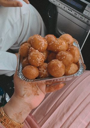 صورة لوصفة لقيمات إماراتية 🇦🇪👌👩🏻‍🍳