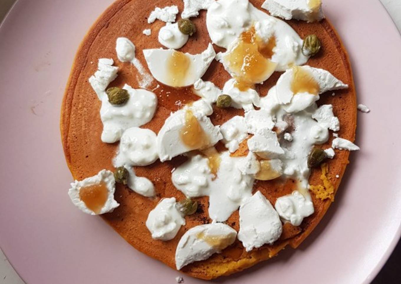 Pancake géant à la patate douce chèvre miel