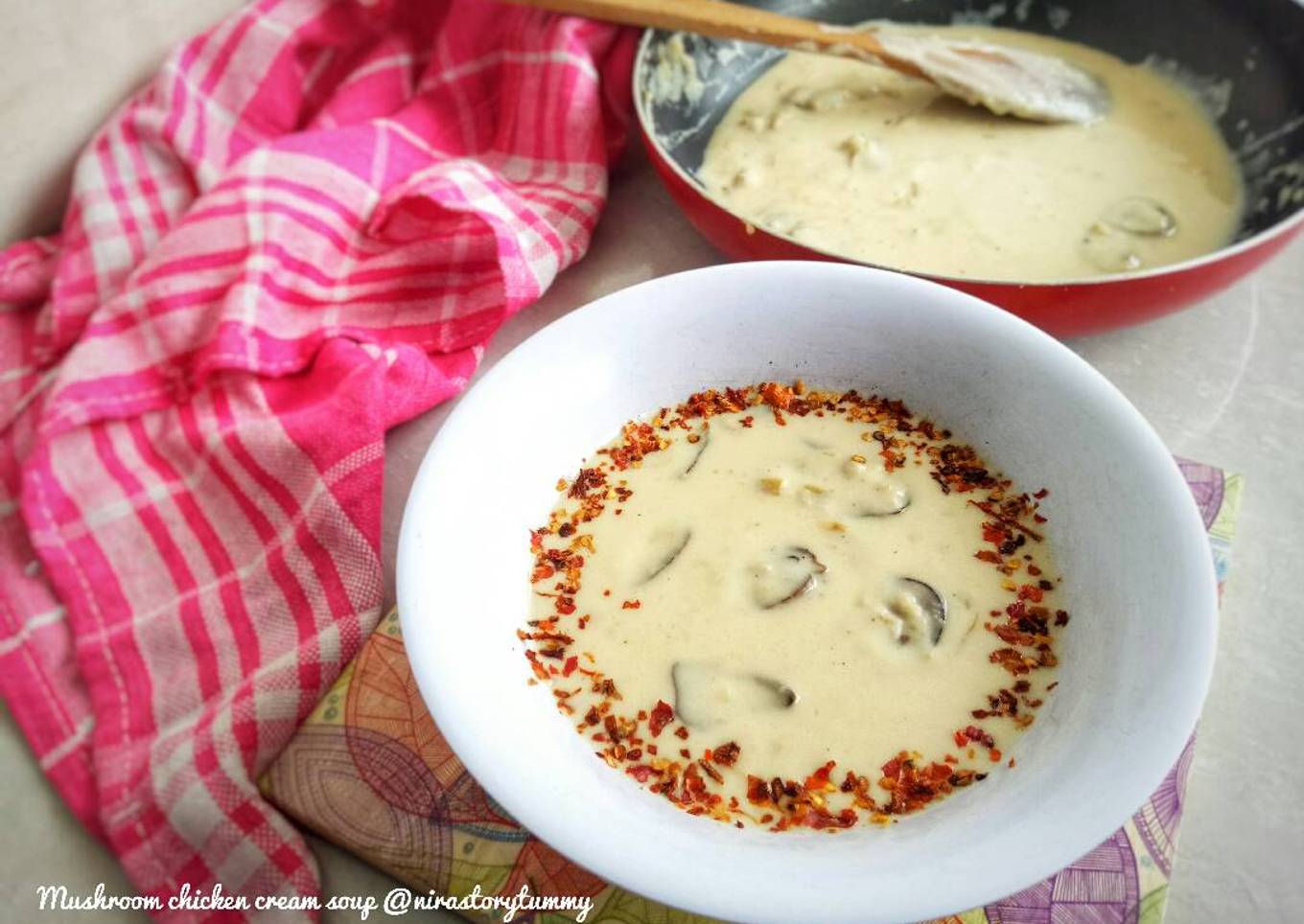 Cream soup mushroom and chicken