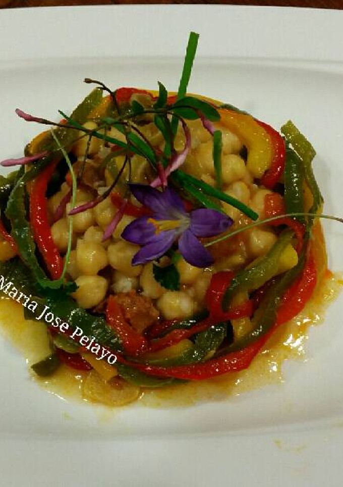 Una foto de Garbanzos con pimientos