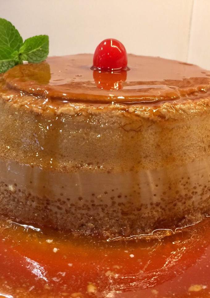 Una foto de Flan de chocolate con leche y vainilla