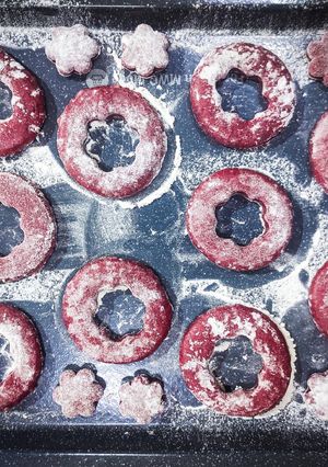 Gambar Donut Red Velvet Susu - Red Yeast Rice
