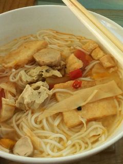 Hình của món bún chả cá chay.