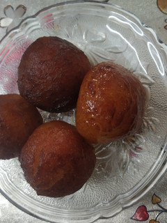 गुलाब जामुन (gulab jamun recipe in Hindi) रेसिपी मुख्य फोटो
