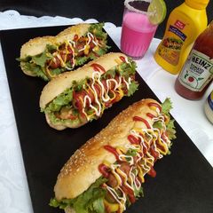 A picture of Hotdog 🌭.