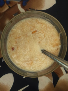 ஷீர் குருமா (Sheer khurma Recipe in tamil) செய்முறை முக்கிய புகைப்படம்