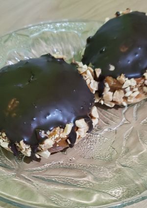 Una foto de Alfajores de chocolate con maní