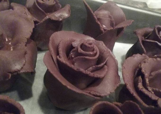 Cooking with Roses: Chocolate-dipped Rose Petals