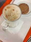 Licuado avena Quaker, plátano con leche tibia y canela