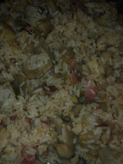 Una foto de Arroz frito con alcachofas y jamón