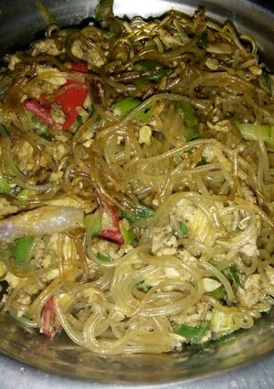 Foto resep Mie Bihun lada hitam pulen dan renyah.