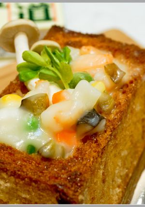 【北海道白醬煮】白醬海鮮蜜糖吐司 的食譜成品照片