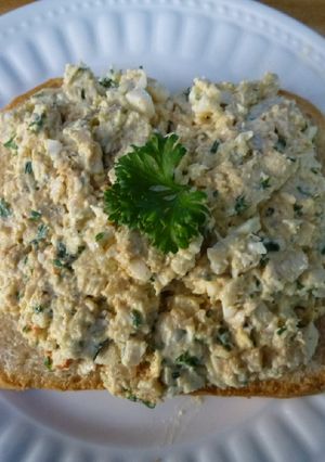 A picture of Hickory Smoked Lemon Pepper Chicken Salad.