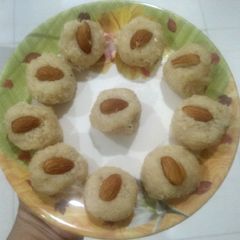 A picture of Coconut Laddoos.
