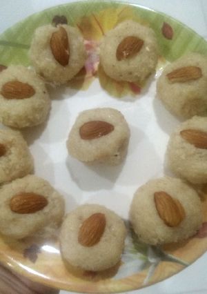 A picture of Coconut Laddoos.
